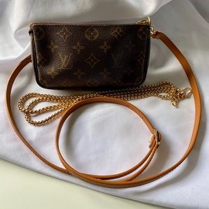 ⭐️Small Pochette ⭐️